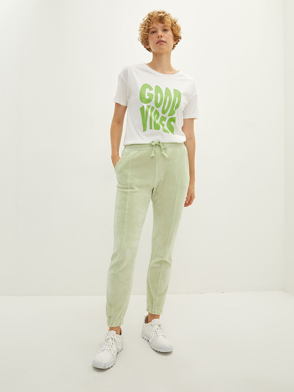 Yeşil Lastikli Standart Kadın Eşofman Altı-1