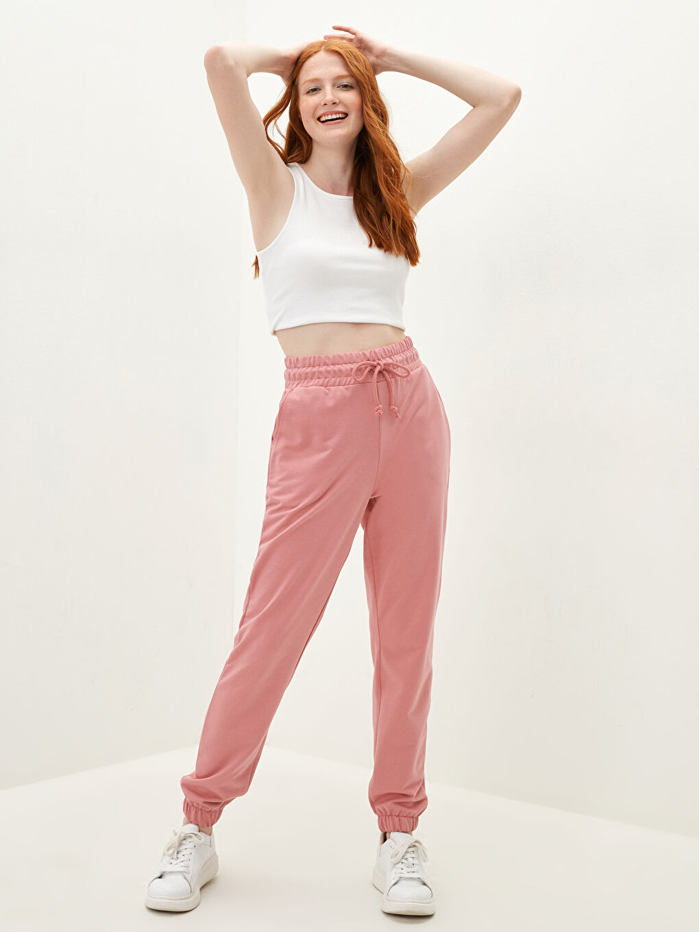 Женские спортивные штаны с эластичной резинкой на талии и карманами-3