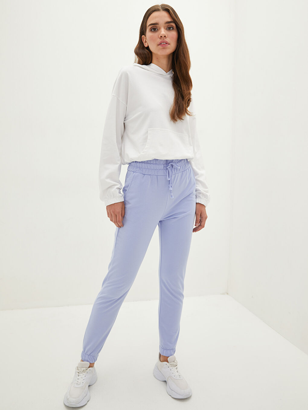 Женские спортивные штаны с эластичной резинкой на талии и карманами-1