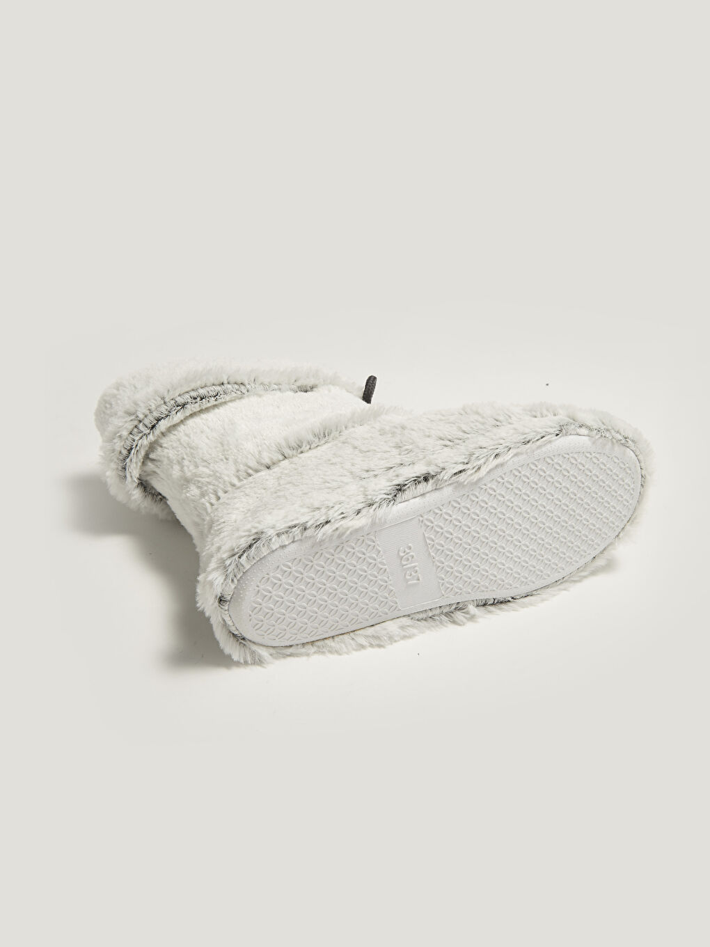 LCW STEPS Bottes de Maison en Peluche avec Pompon pour Femmes -W17219Z8-QTV