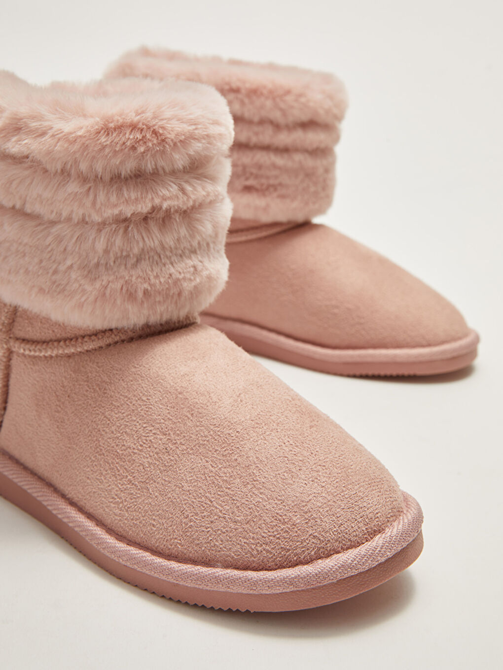 Plush Detailed Women's Boots-4