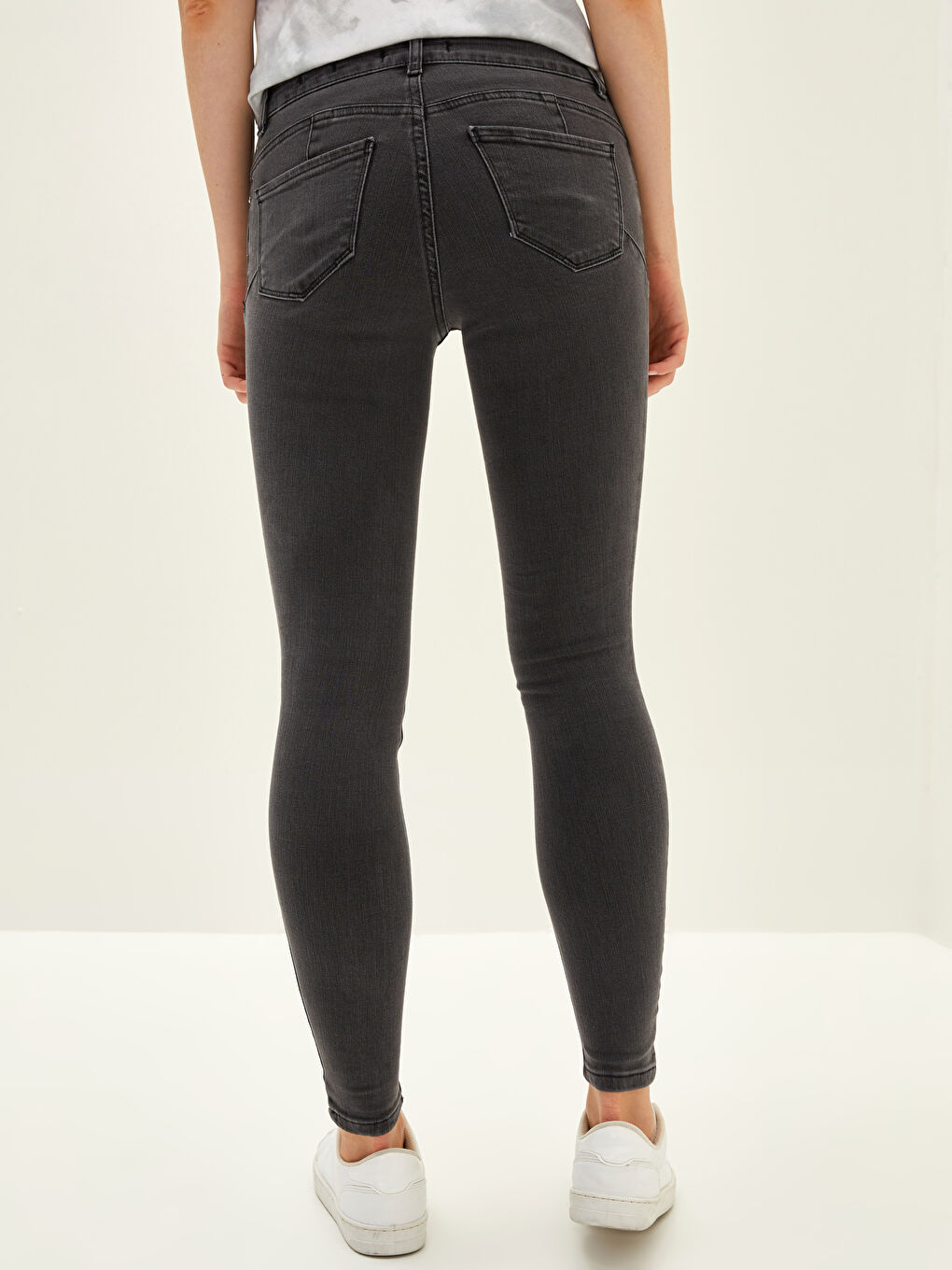 LCW Jeans کەمەری ئاسایی عەتارد باریکەڵە ژنان ڕۆدێو جینز پانتۆڵ لەگەڵ دیزاینی گیرفان -W17283Z8-GRD