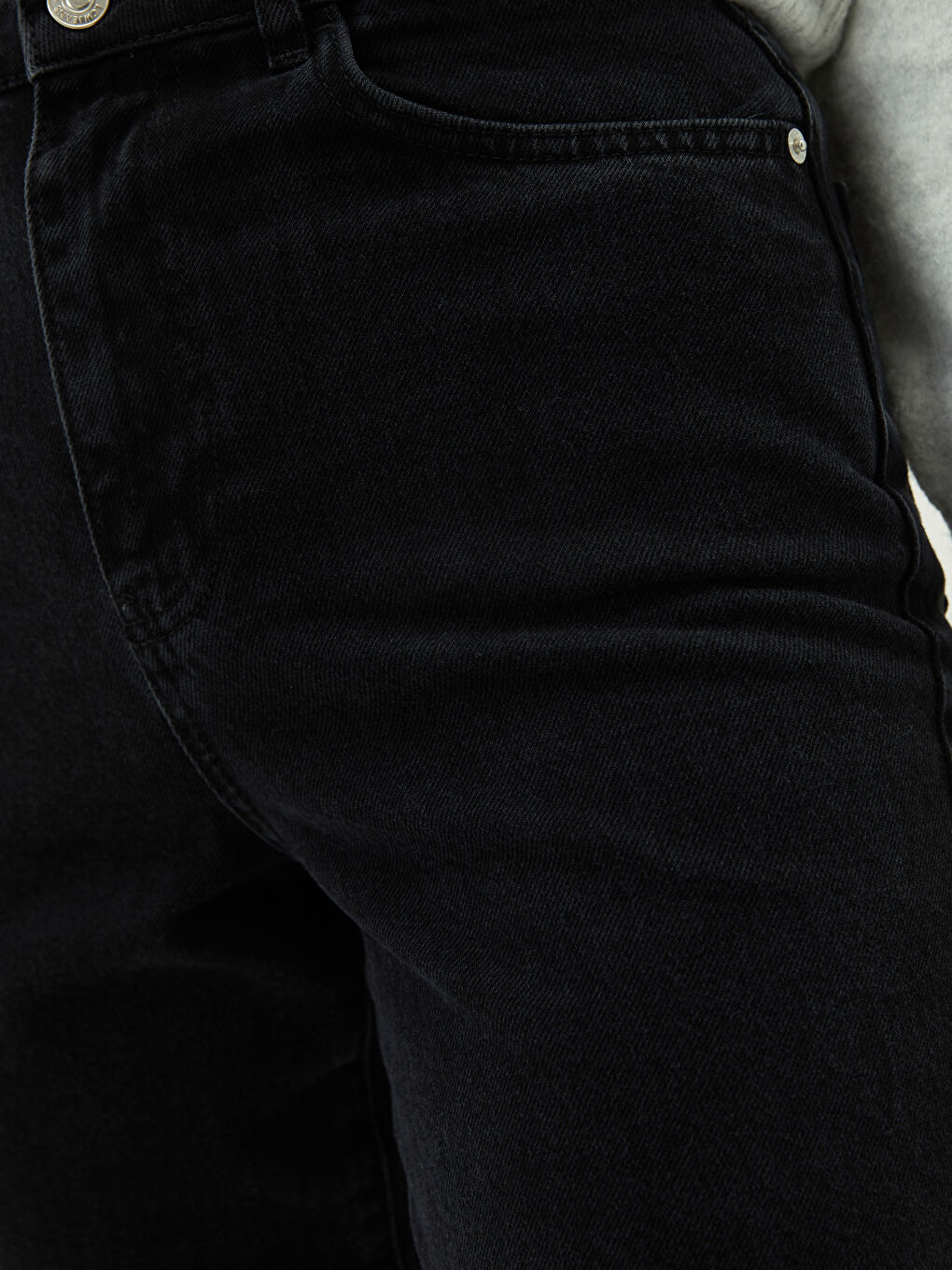 Žena CRNA Traperice-2