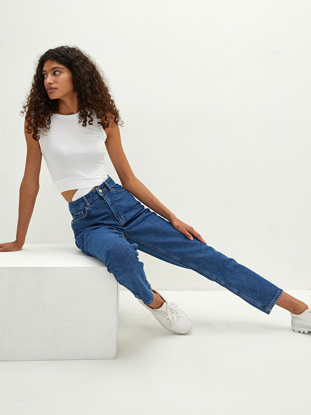 LCW Jeans Дънки Rodeo за Жени Yüksel със Средна Талия, Прав Модел и Детайлни Джобове -W17287Z8-507