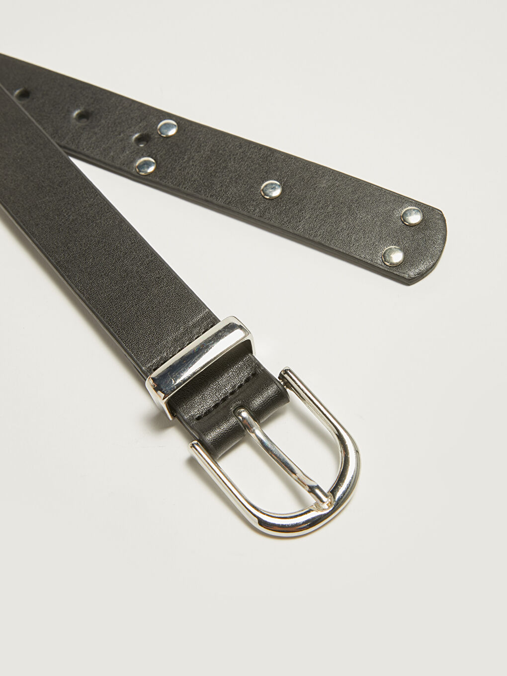 Siyah Deri Görünümlü Kadın Kemer