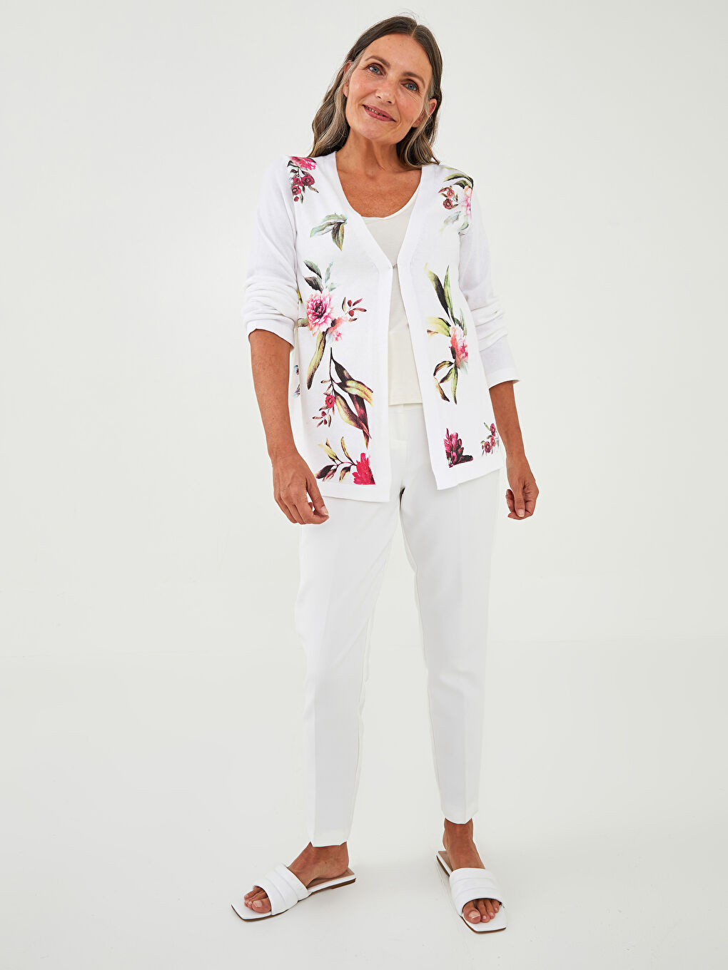 Beyaz V Yaka Çiçekli Uzun Kollu Kadın Triko Hırka-3