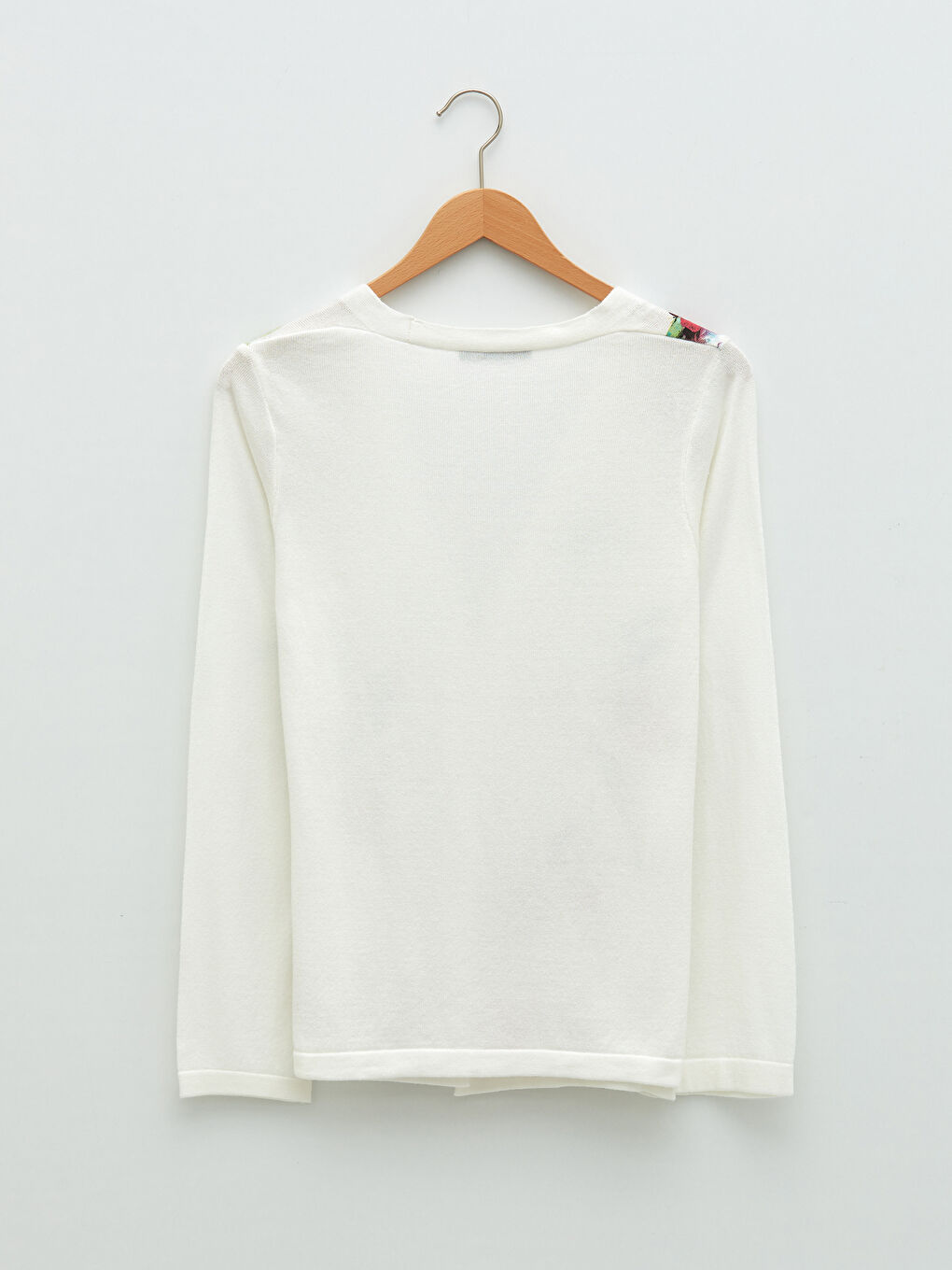 Beyaz V Yaka Çiçekli Uzun Kollu Kadın Triko Hırka-6