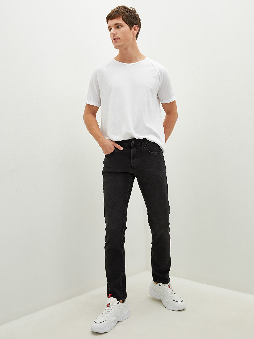 750 جینزی باریکەڵە بۆ پیاوان-1