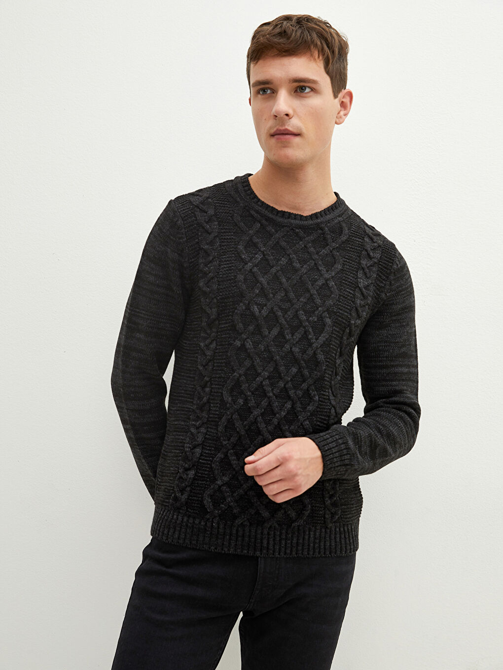 Ерлерге арналған трикотаж ұзын жеңді дөңгелек жағалы жемпір-1