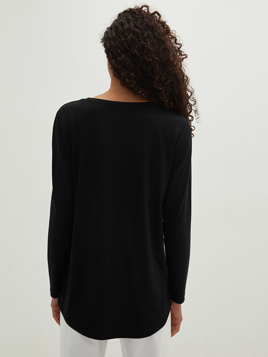 Siyah Bisiklet Yaka Pul Payet İşlemeli Kadın Tişört-5