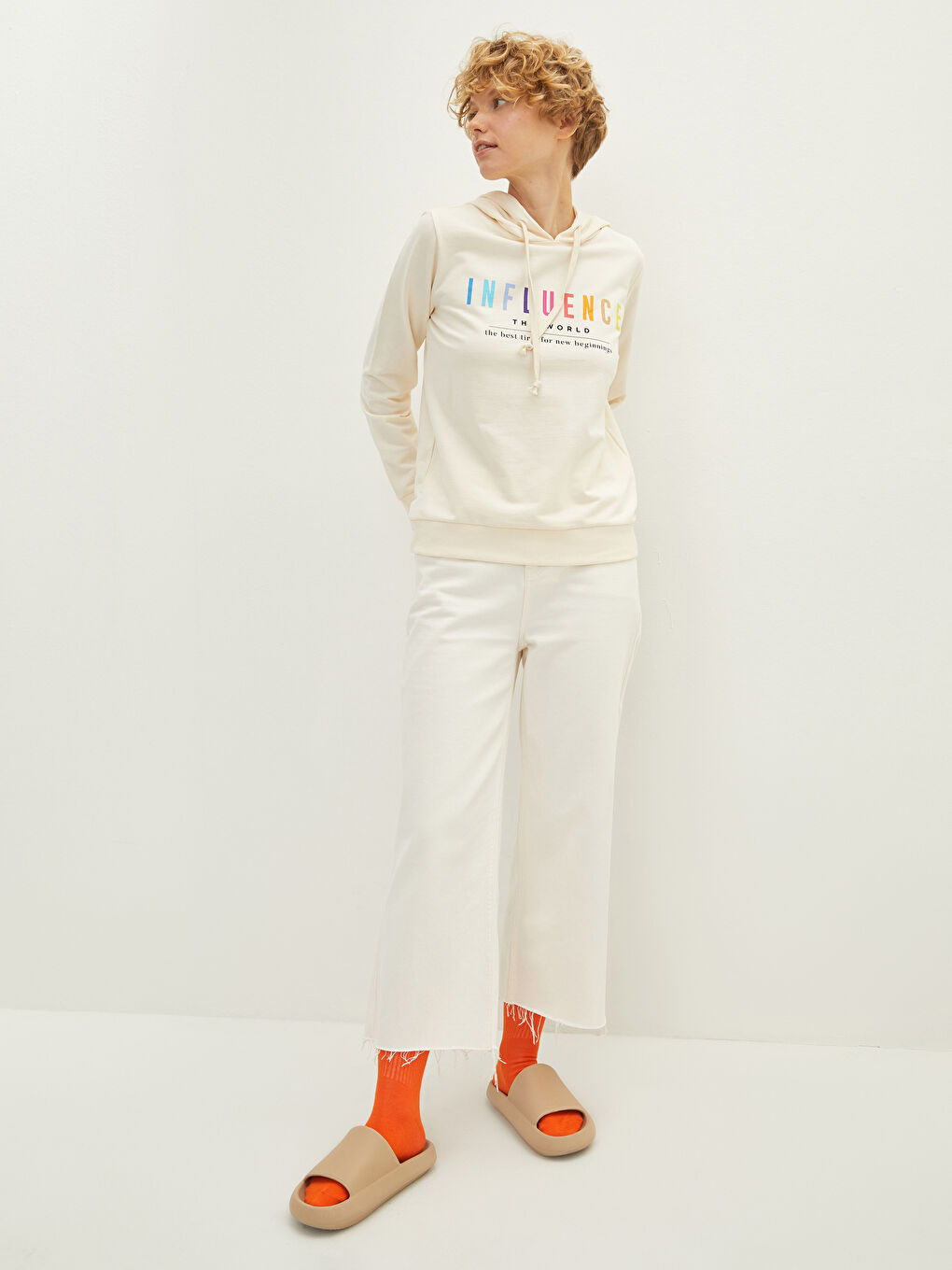 Bej Kapüşon Yaka Baskılı Uzun Kollu Kadın Sweatshirt-2