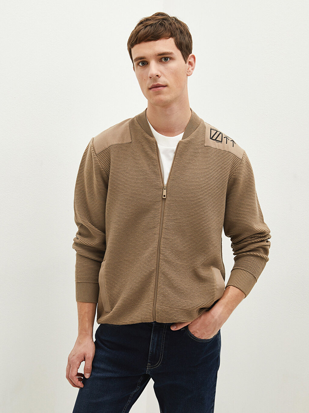 Standard Pattern College Collar Slim Men's Knitwear Cardigan-1