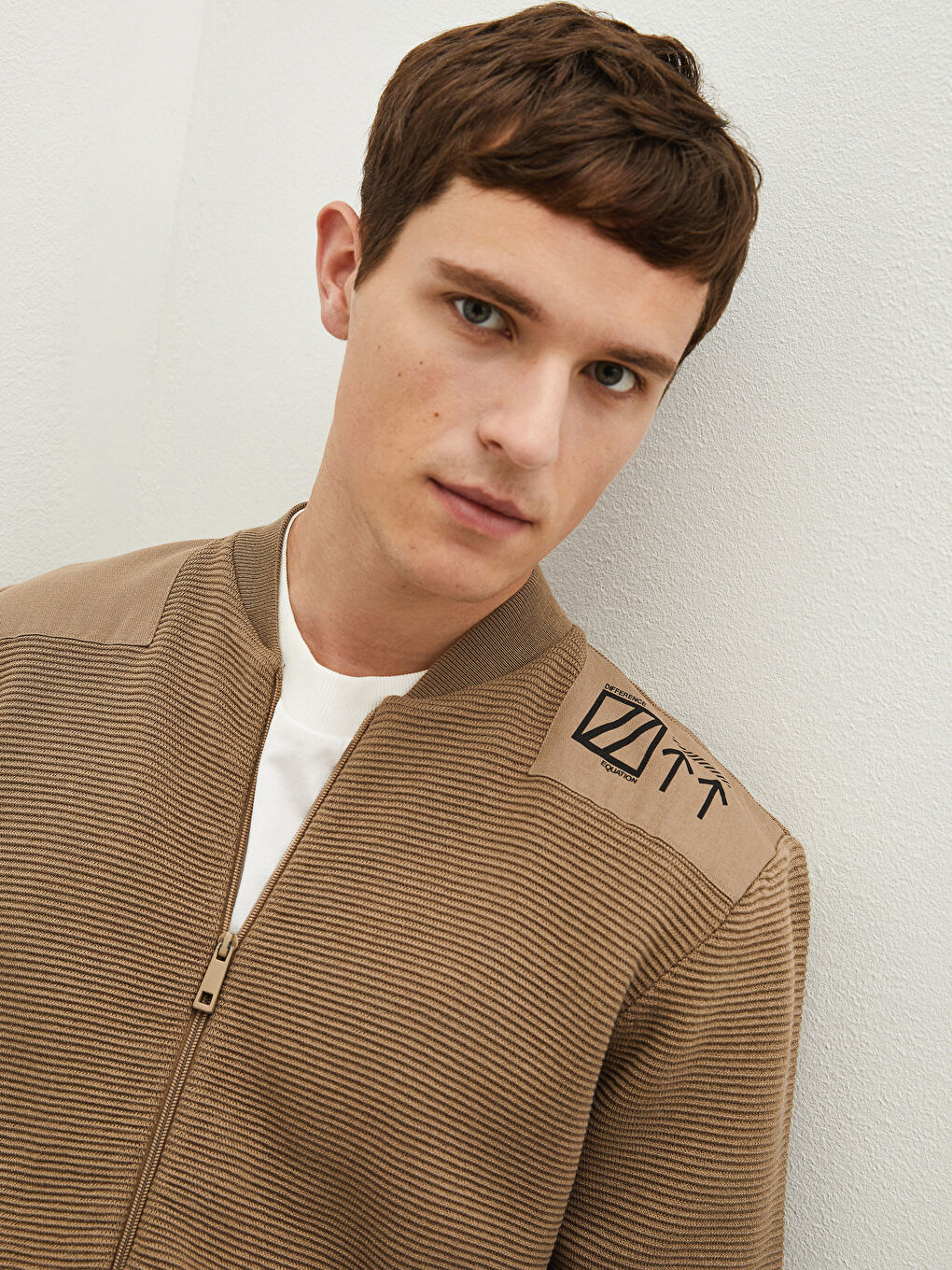 Standard Pattern College Collar Slim Men's Knitwear Cardigan-3