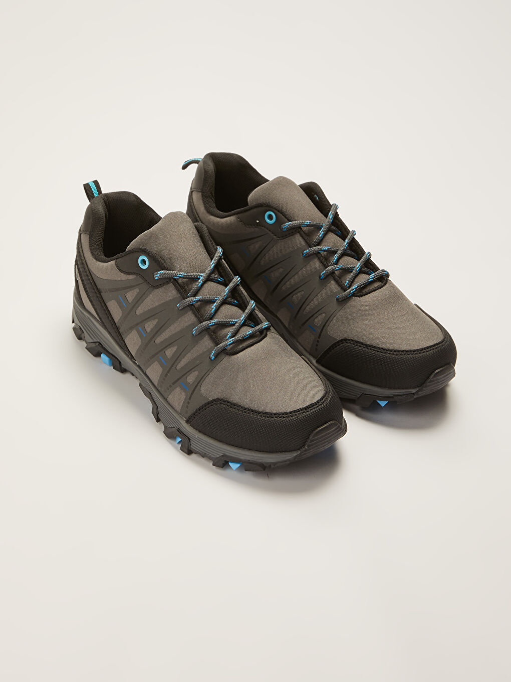 Мужские трекинговые ботинки на шнуровке