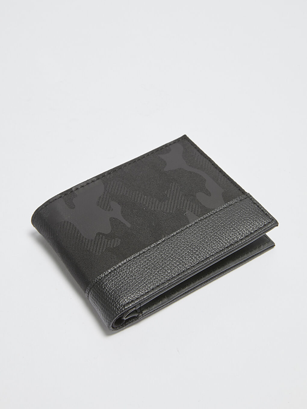 Ерлерге арналған камуфляж өрнекті әмиян