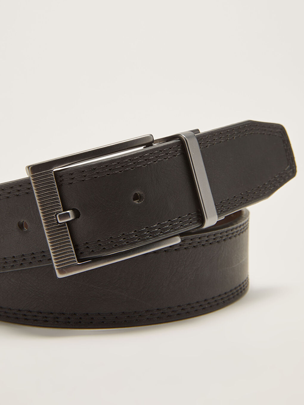 Siyah Deri Görünümlü Çift Taraflı Erkek Kemer-3