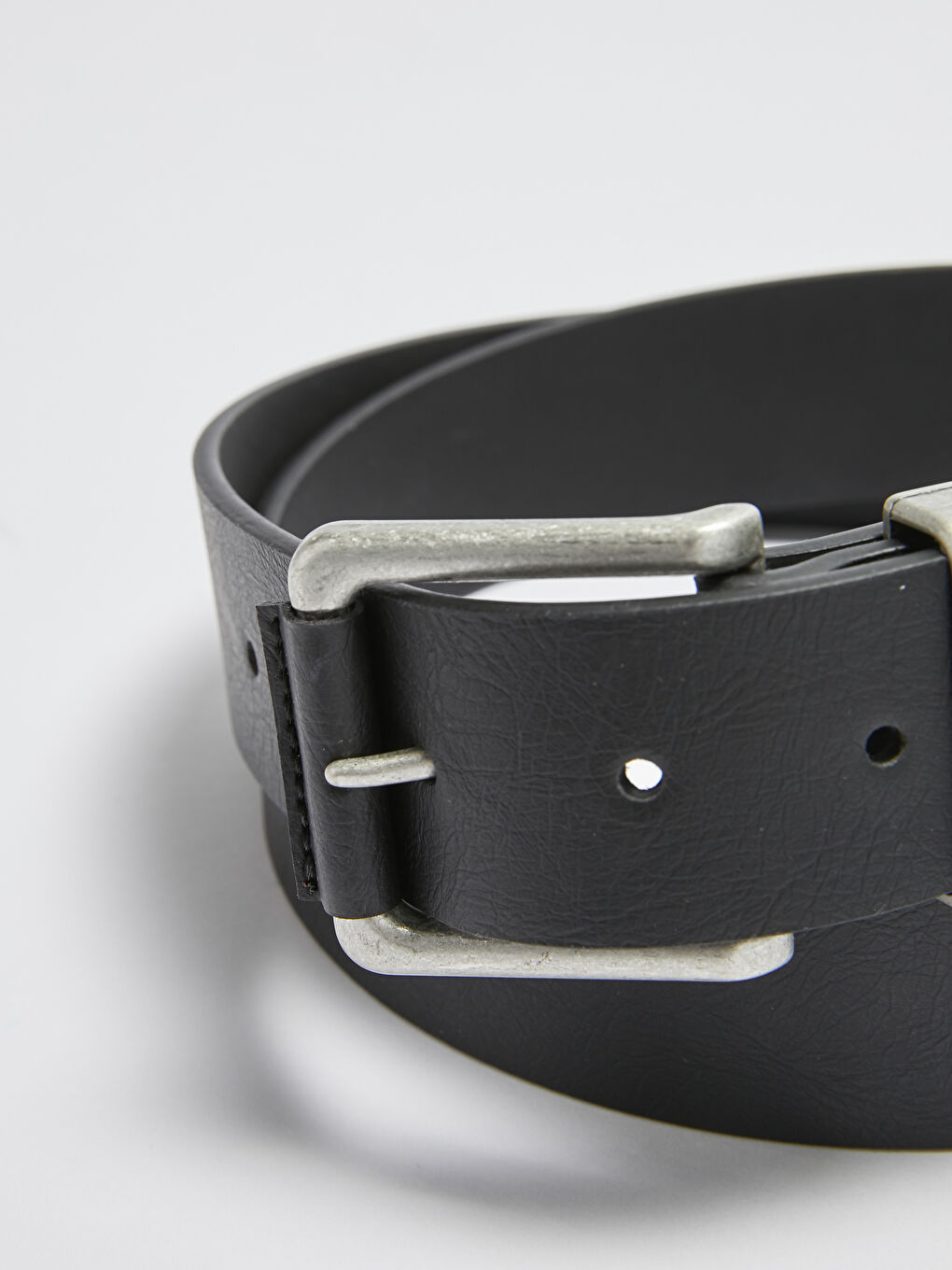 Siyah Deri Görünümlü Erkek Kemer-1