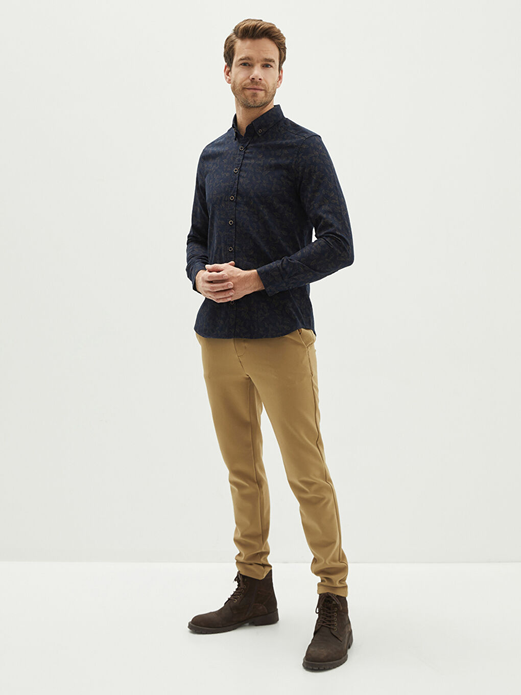 قميص رجالي بقصة ضيقة وأكمام طويلة ونقشة-2