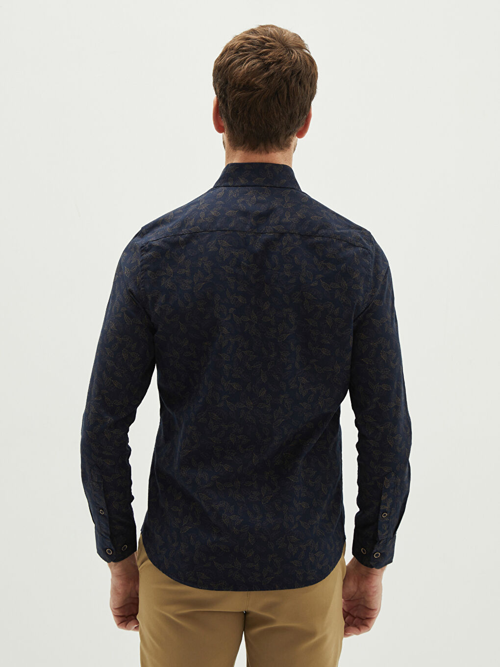 قميص رجالي بقصة ضيقة وأكمام طويلة ونقشة-4