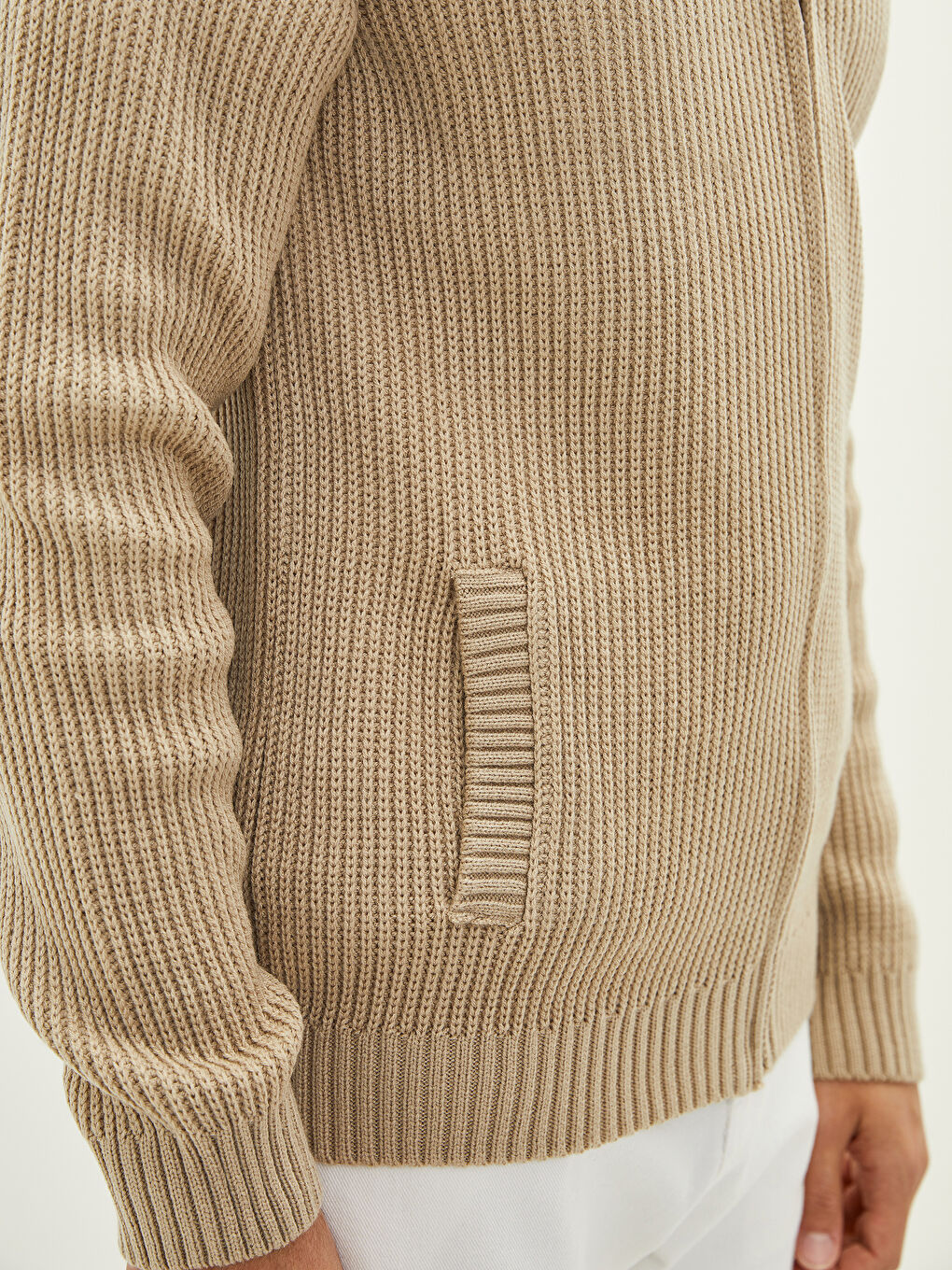 Bej Dar Kalıp Dik Yaka Uzun Kollu Erkek Triko Hırka-2