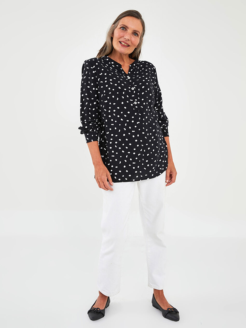 بلوزة كم طويل مطبوع ياقة بشق فيسكوز للسيدات-2