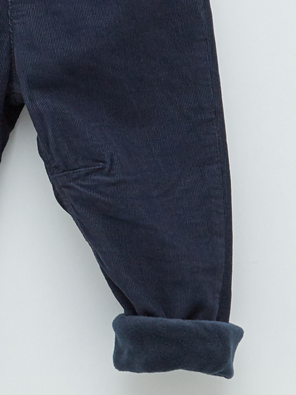 Базовые вельветовые брюки для мальчика с ребристым поясом-2