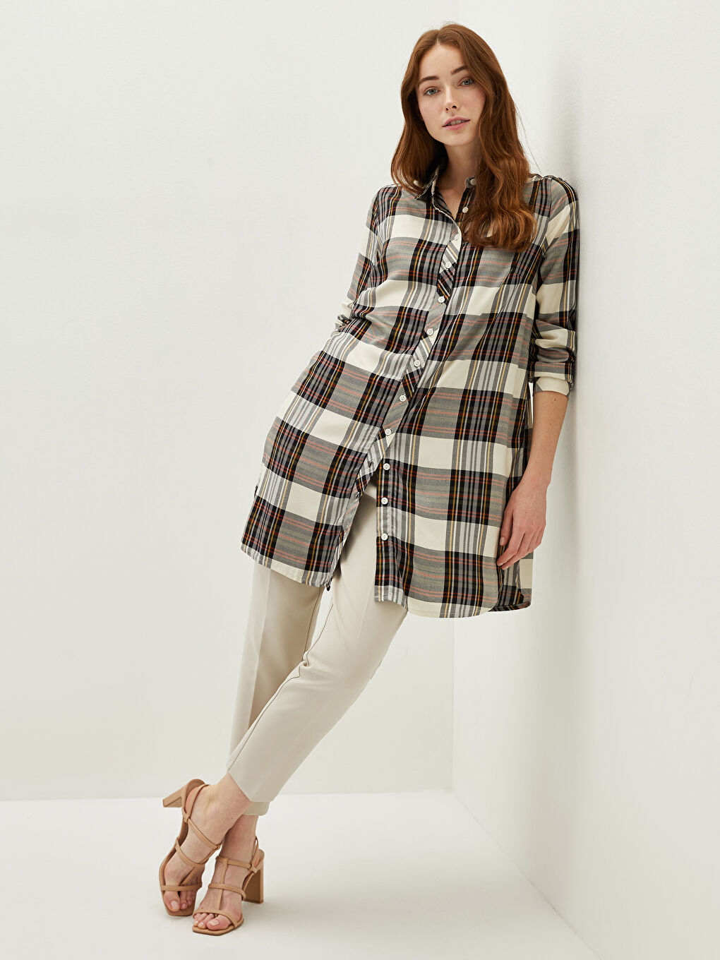 Bej Ekoseli Uzun Kollu Viskon Kadın Gömlek Tunik-2