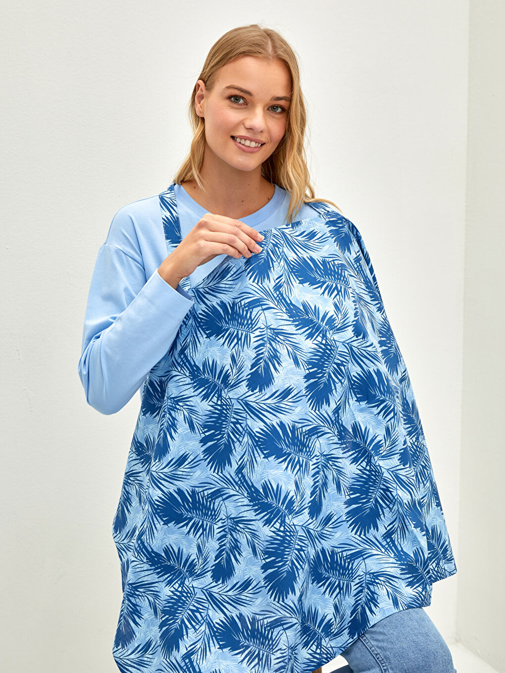 Desenli Bebek Emzirme Önlüğü