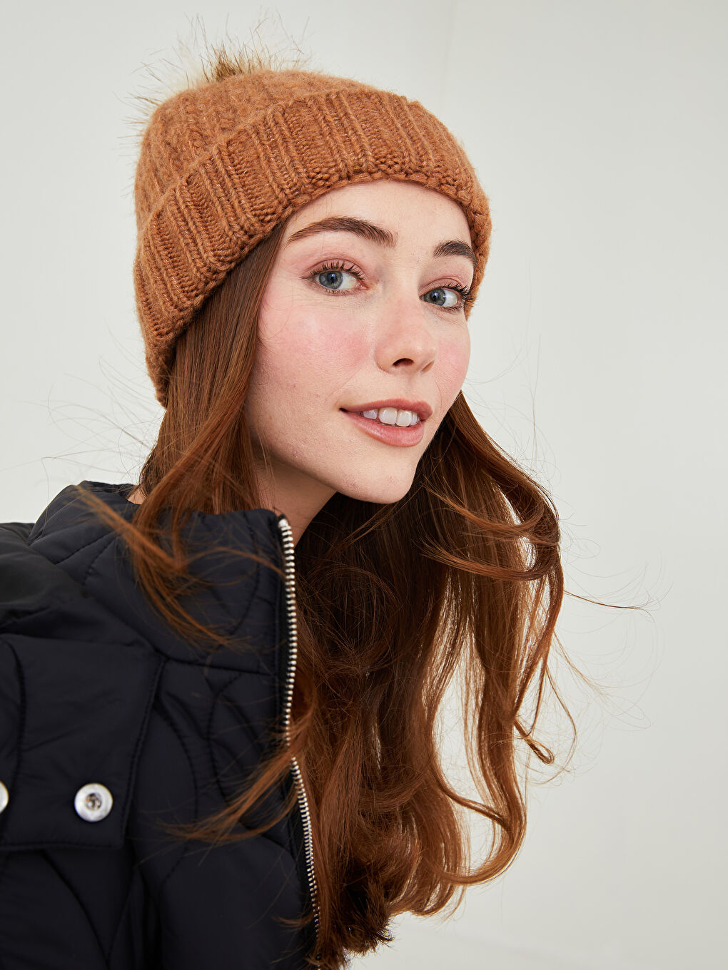 Әйелдерге арналған помпон тоқыма бини-1