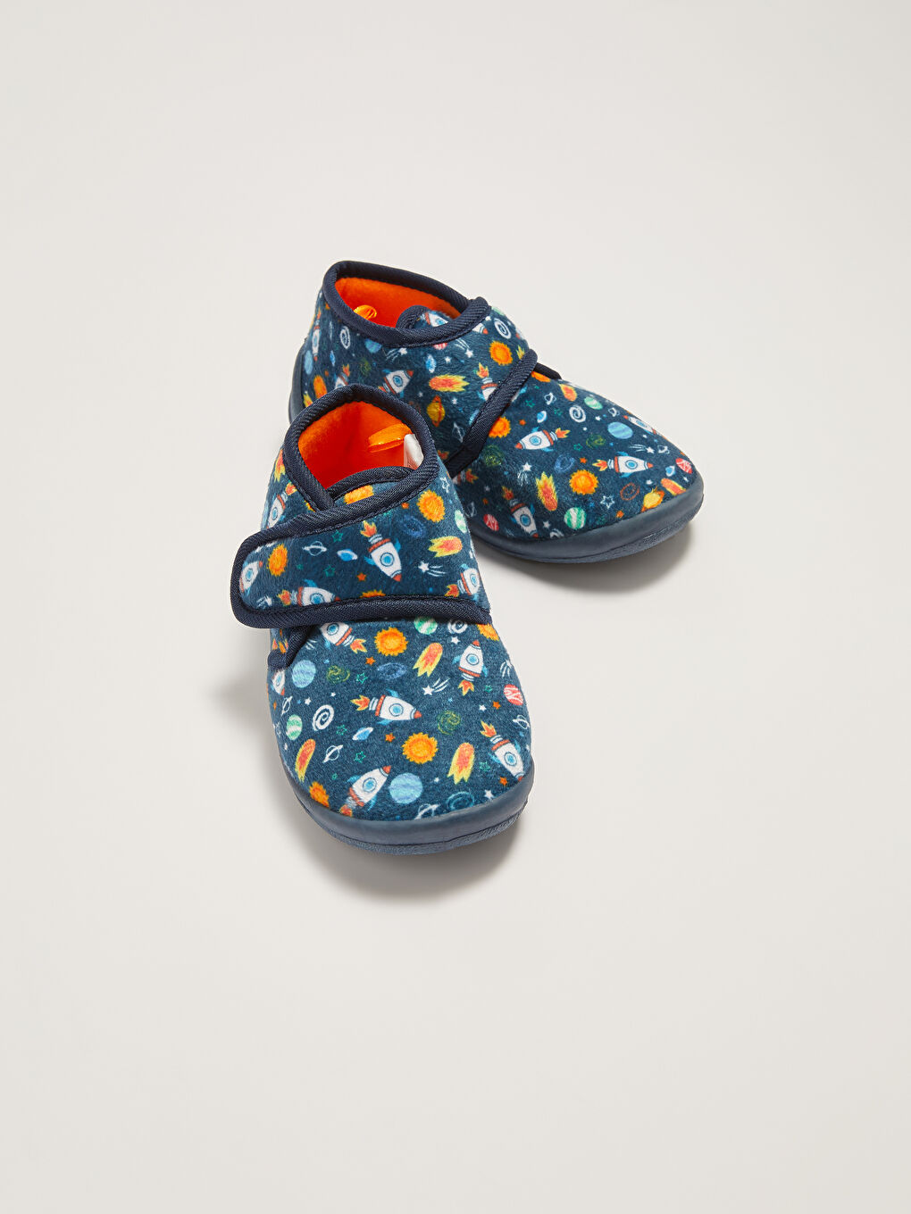 Ұлдарға арналған принтті ілмекті және жапсырмалы бекіту жүн үй аяқ киімі-2