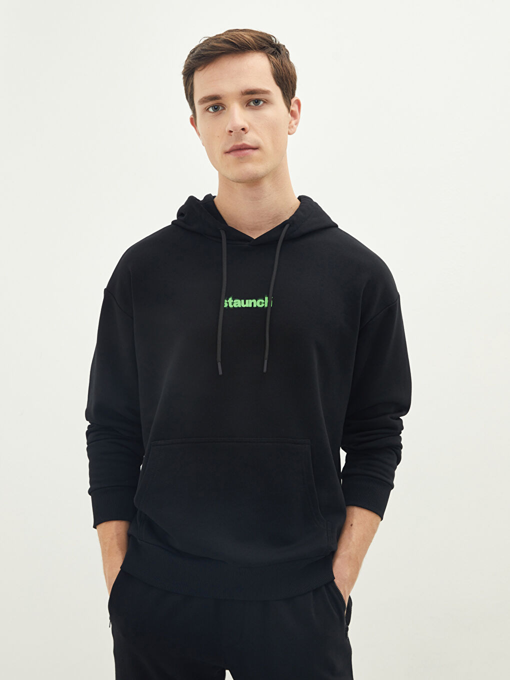 LCW Casual Yeni Siyah Uzun Kollu Baskılı Erkek Hoodie