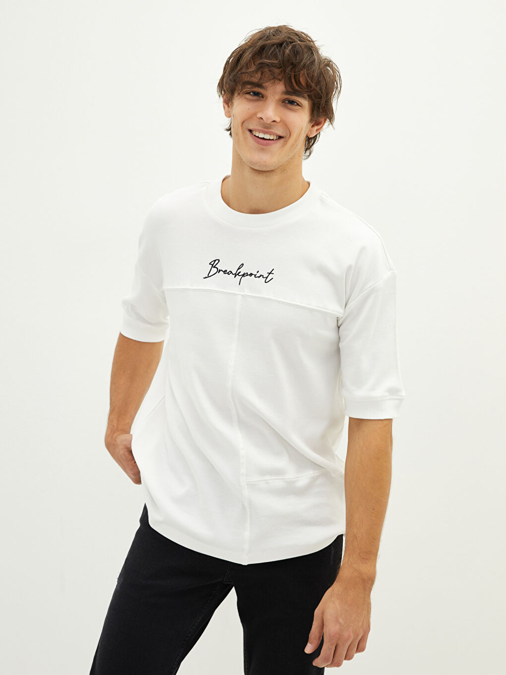 Ekru Bisiklet Yaka Kısa Kollu Baskılı Penye Erkek Tişört