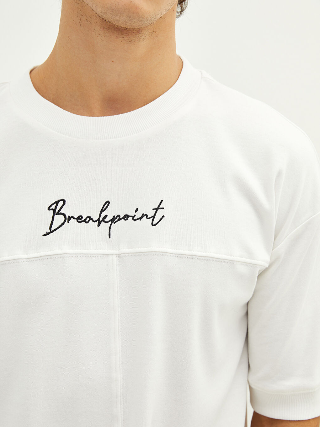 Ekru Bisiklet Yaka Kısa Kollu Baskılı Penye Erkek Tişört-4