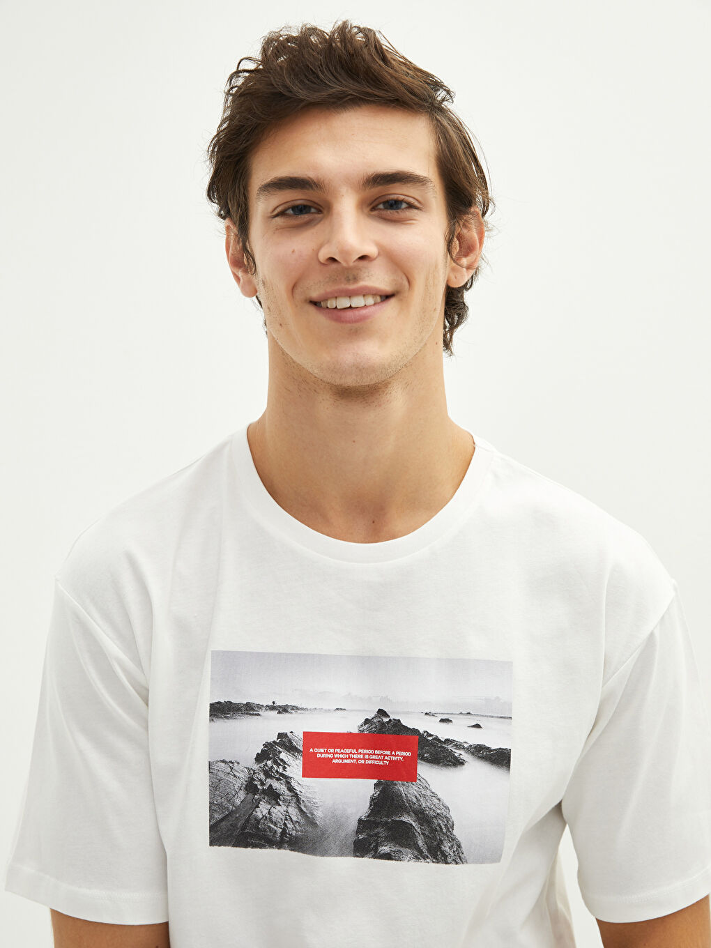 Beyaz Bisiklet Yaka Kısa Kollu Baskılı Penye Erkek Tişört