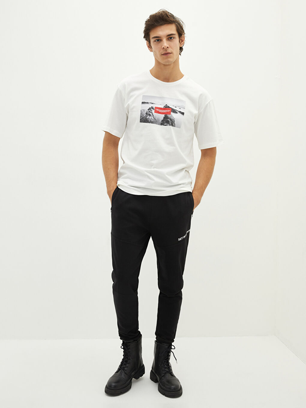 Beyaz Bisiklet Yaka Kısa Kollu Baskılı Penye Erkek Tişört-2