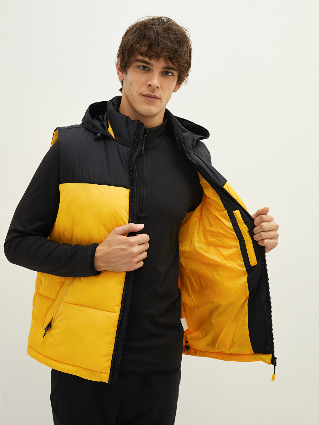 LCW OUTDOOR Standard Fit Funnel Neck Men's Waistcoat -W18724Z8-FVD