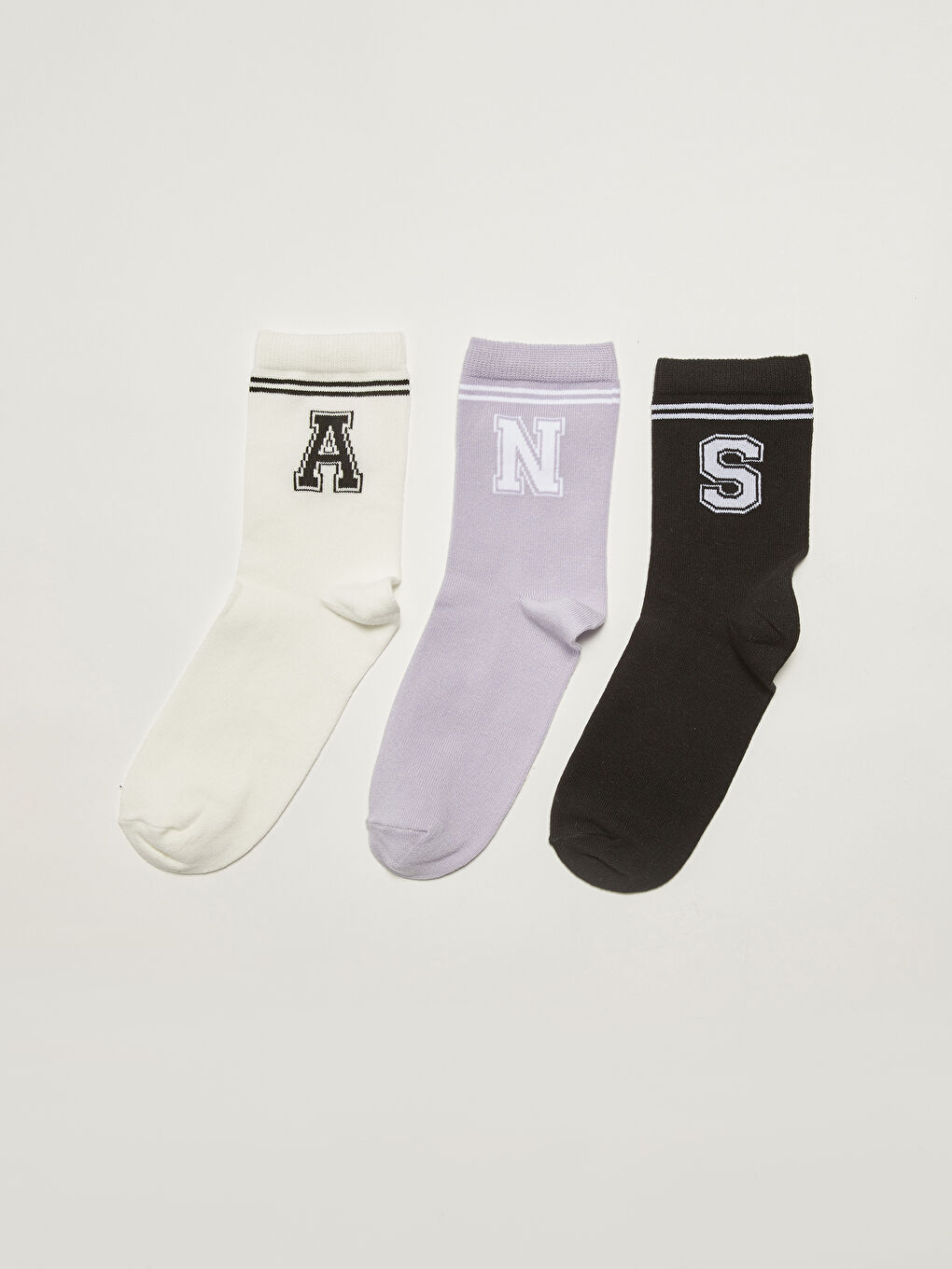 جوارب طاقم للسيدات من القطن مطبوع عليها حروف - ٣ قطع-1