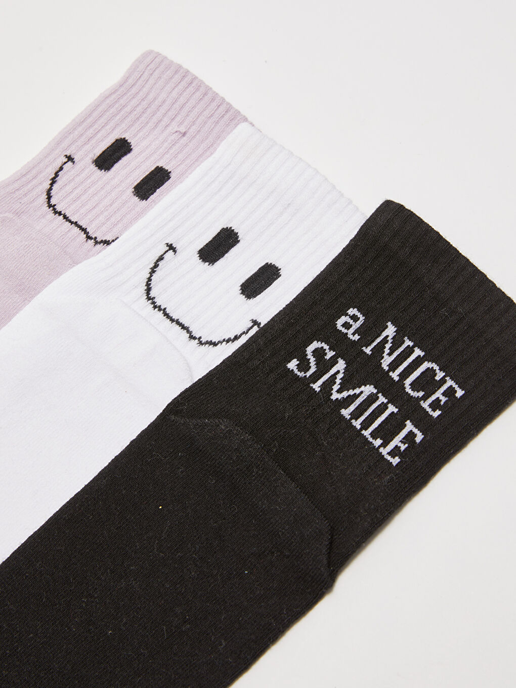 جوارب طاقم قطنية مطبوعة بشعار للنساء - 3 أزواج-2