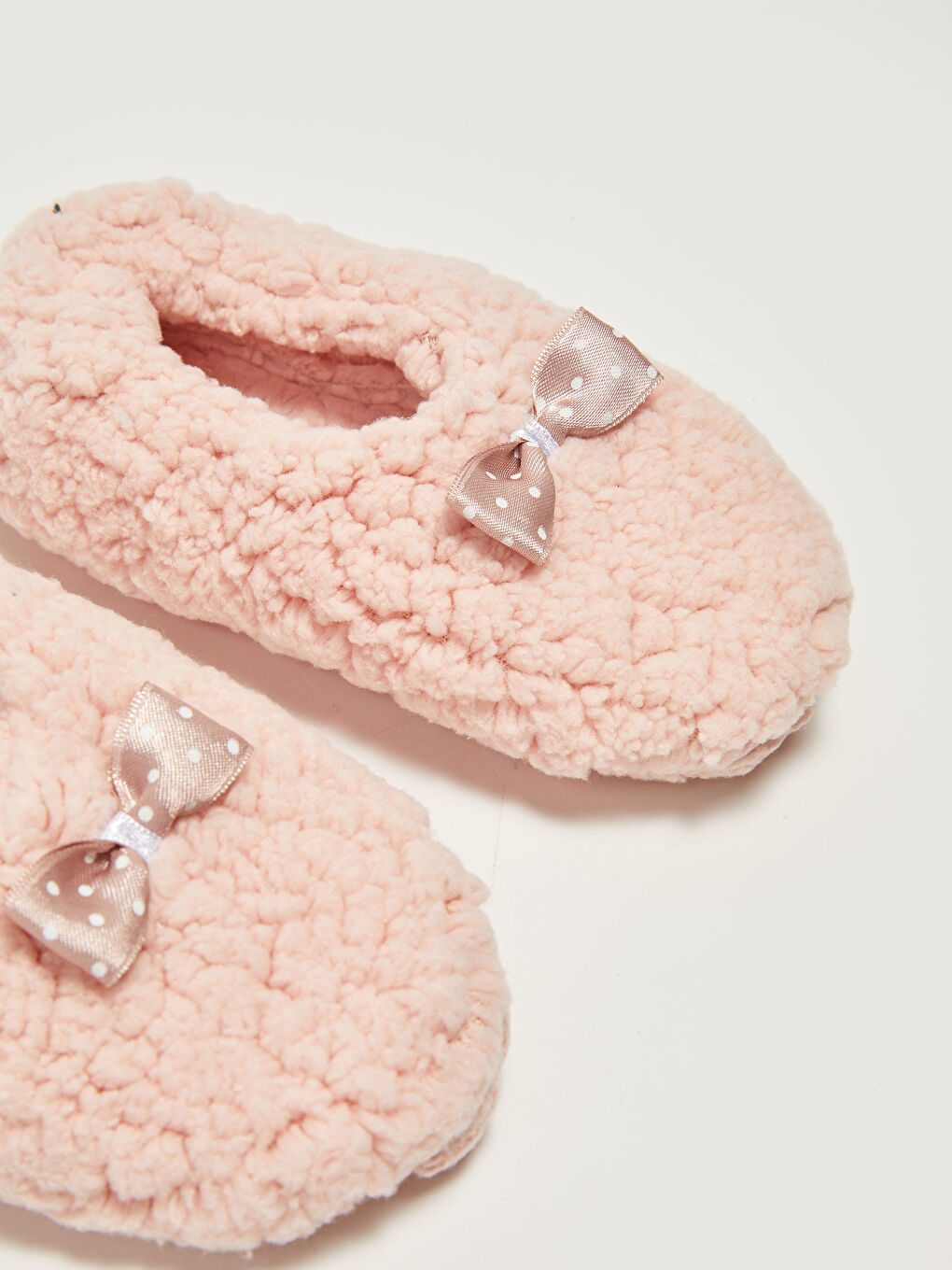 Pembe Fiyonk Detaylı Kız Bebek Ev Patiği-3