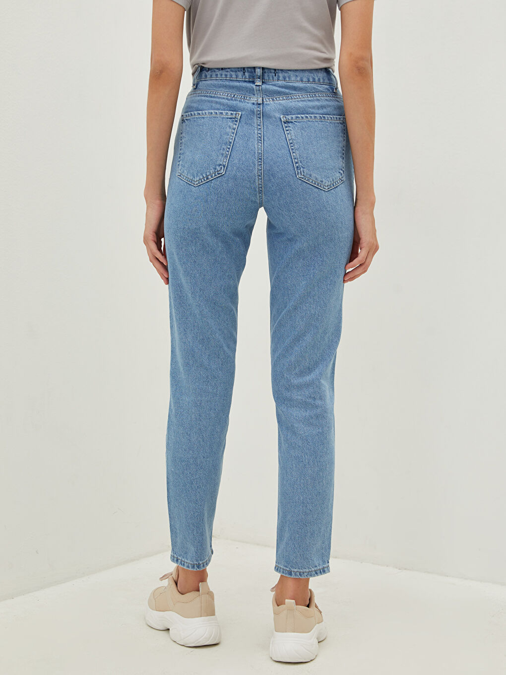 LCW Jeans High Waist Mom Fit Pocket Detailed Women's Rodeo Denim Trousers -W18883Z8-311