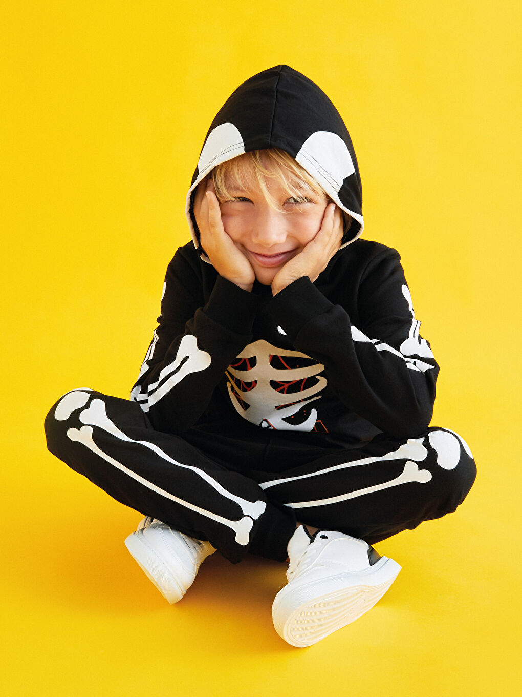 Siyah Kapüşonlu Baskılı Uzun Kollu Erkek Çocuk Sweatshirt ve Eşofman Altı-4