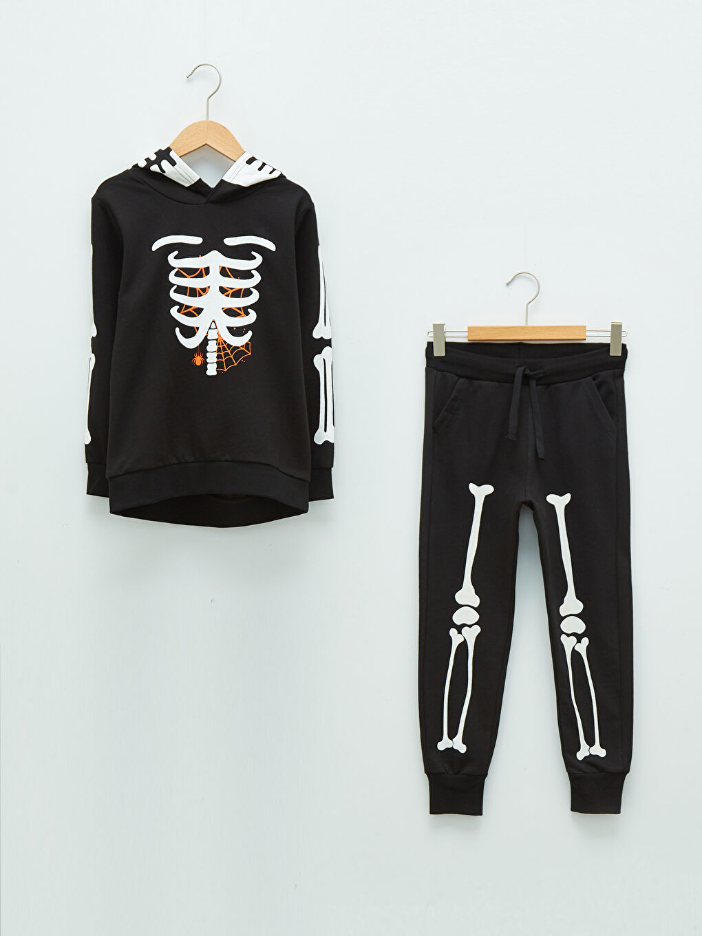 Siyah Kapüşonlu Baskılı Uzun Kollu Erkek Çocuk Sweatshirt ve Eşofman Altı-5