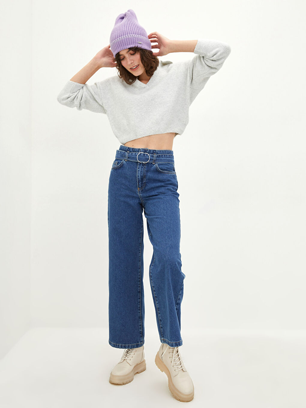 قبعة صغيرة تريكو للسيدات بالتفاصيل-1