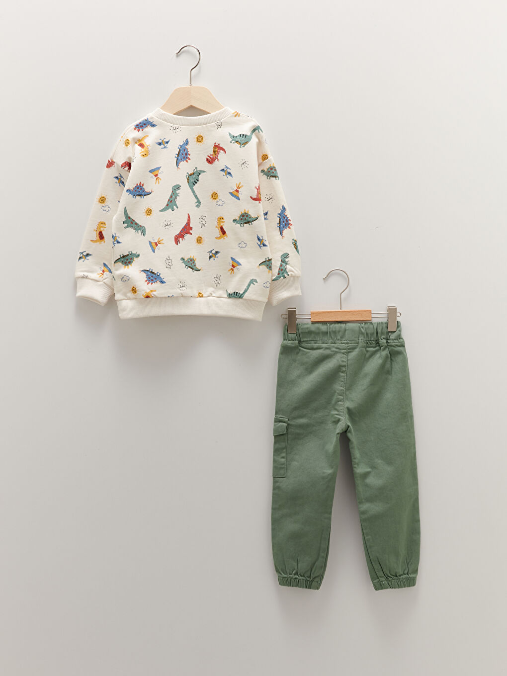 LCW baby Crew Neck Long Sleeve Printed Baby Boys' Sweatshirt and Pants 2 Pack Set -W19178Z1-LQA