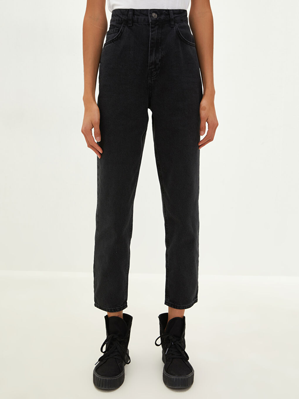 Siyah Yüksel Bel Mom Fit Cep Detaylı Kadın Rodeo Jean Pantolon-2