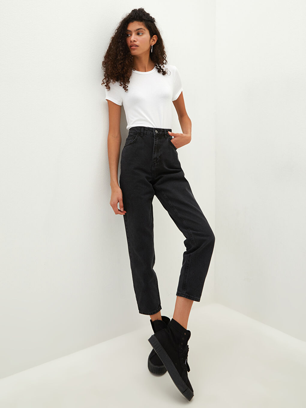 Siyah Yüksel Bel Mom Fit Cep Detaylı Kadın Rodeo Jean Pantolon-1