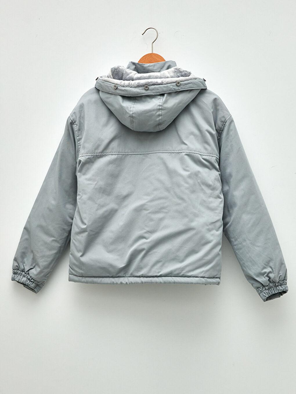 Gri Kapüşonlu Düz Cep Detaylı Uzun Kollu Kalın Kadın Parka-8