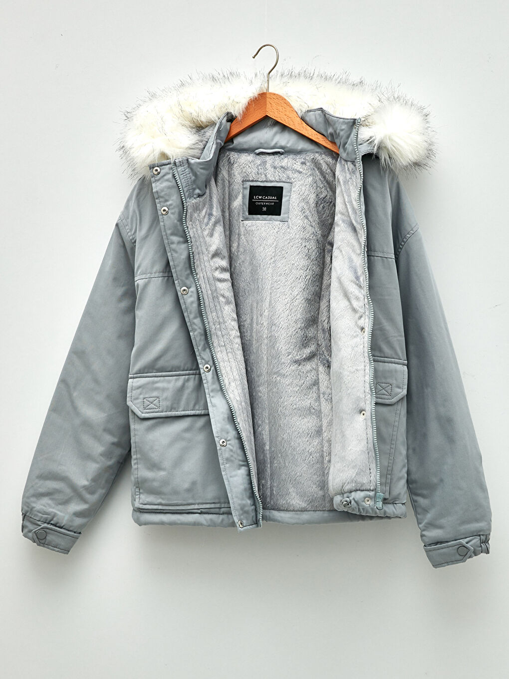 Gri Kapüşonlu Düz Cep Detaylı Uzun Kollu Kalın Kadın Parka-9