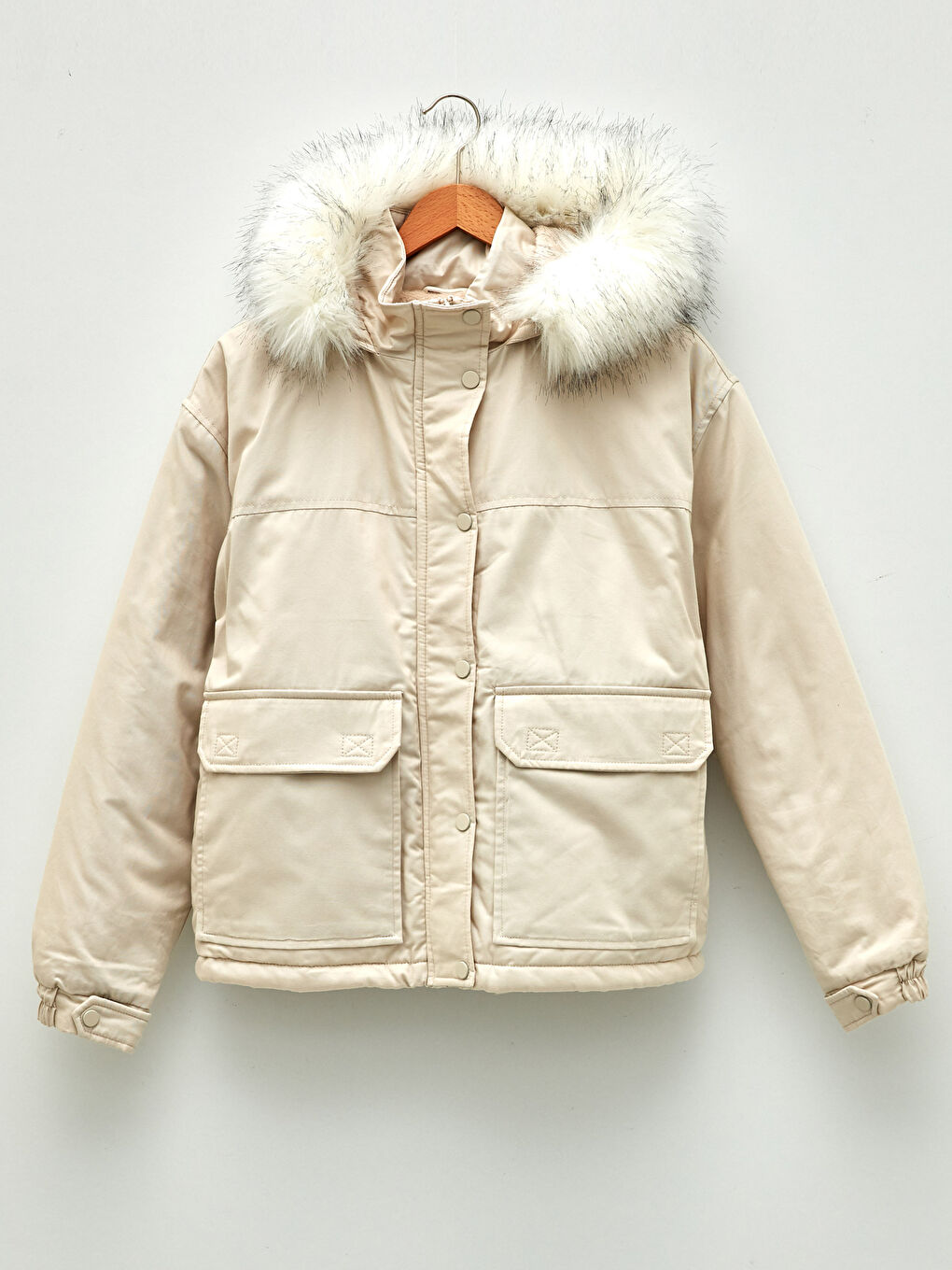 Bej Kapüşonlu Düz Cep Detaylı Uzun Kollu Kalın Kadın Parka-6