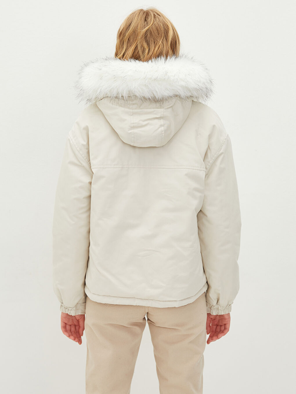 Bej Kapüşonlu Düz Cep Detaylı Uzun Kollu Kalın Kadın Parka-5